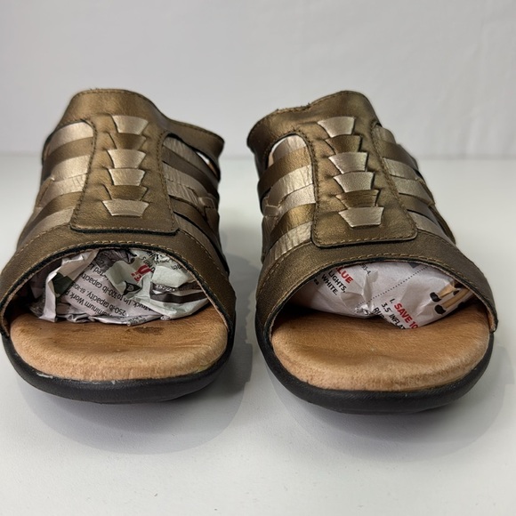 Clark’s Artisan Bronze Wedge Sandals size 9 - Picture 2 of 12